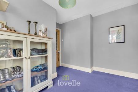 5 bedroom End of terrace house for sale in Abbey Road, Grimsby, DN32