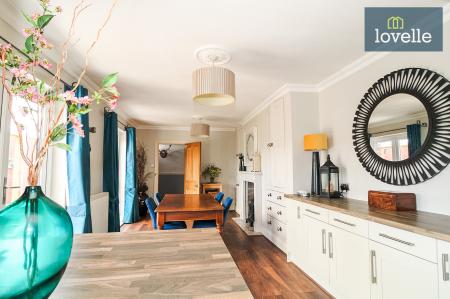 5 bedroom End of terrace house for sale in Abbey Road, Grimsby, DN32