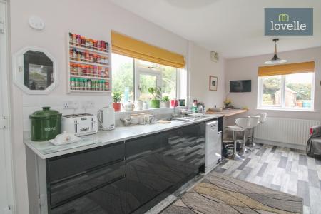 2 bedroom Detached bungalow for sale in Main Road, Saltfleet, LN11