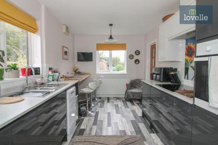 2 bedroom Detached bungalow for sale in Main Road, Saltfleet, LN11