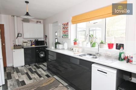 2 bedroom Detached bungalow for sale in Main Road, Saltfleet, LN11