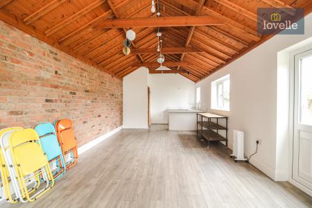 3 bedroom Detached house for sale in Little Becks, Laceby, DN37