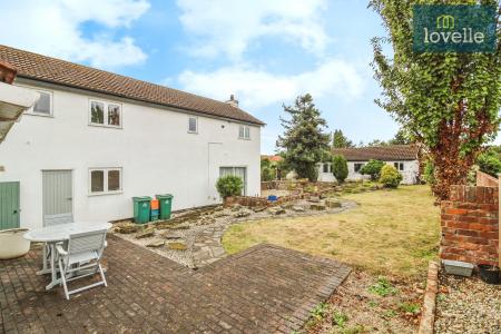 3 bedroom Detached house for sale in Little Becks, Laceby, DN37