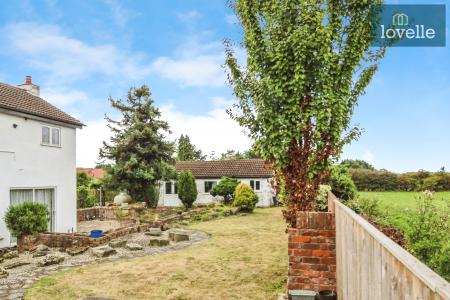 3 bedroom Detached house for sale in Little Becks, Laceby, DN37