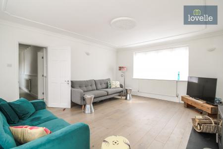 3 bedroom Detached house for sale in Little Becks, Laceby, DN37