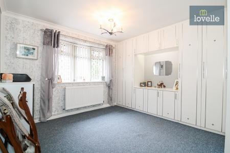 2 bedroom Detached bungalow for sale in Meadowbank, Great Coates, DN37