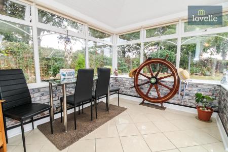 2 bedroom Detached bungalow for sale in Meadowbank, Great Coates, DN37