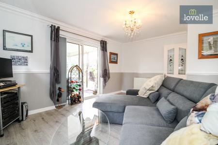 2 bedroom Detached bungalow for sale in Meadowbank, Great Coates, DN37
