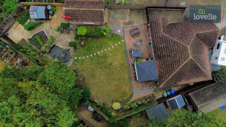 2 bedroom Detached bungalow for sale in Meadowbank, Great Coates, DN37