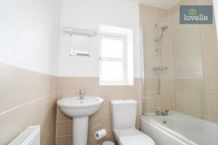 3 bedroom Semi-detached house for sale in Poachers Rise, Stallingborough, DN41