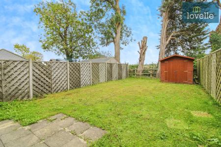 3 bedroom Semi-detached house for sale in Poachers Rise, Stallingborough, DN41