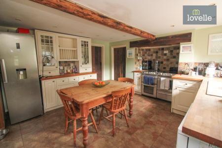 6 bedroom Detached house for sale in Church End, North Somercotes, LN11