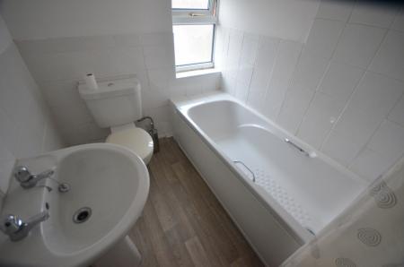 2 bedroom End of terrace house to let in Helene Grove, Grimsby, DN32
