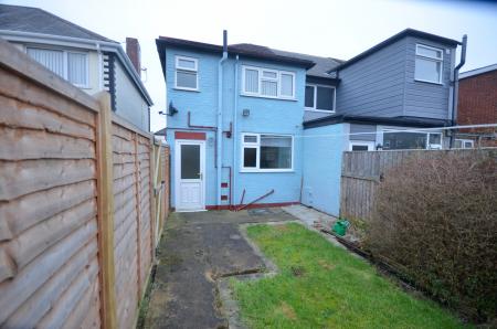2 bedroom End of terrace house to let in Helene Grove, Grimsby, DN32
