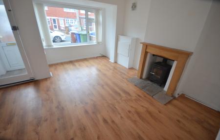 2 bedroom End of terrace house to let in Helene Grove, Grimsby, DN32