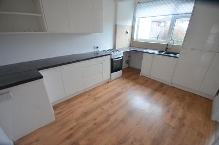2 bedroom End of terrace house to let in Helene Grove, Grimsby, DN32