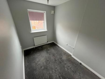 3 bedroom End of terrace house to let in Silver Birch Place, Grimsby, DN34
