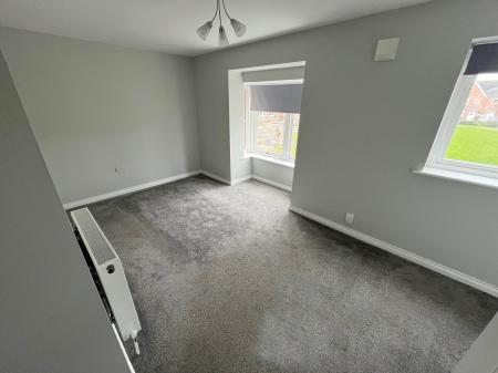 3 bedroom End of terrace house to let in Silver Birch Place, Grimsby, DN34