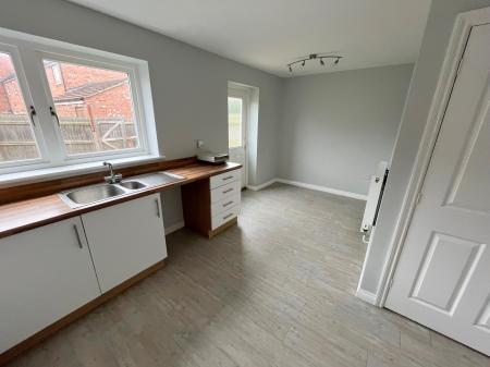 3 bedroom End of terrace house to let in Silver Birch Place, Grimsby, DN34