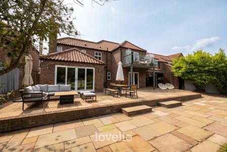 4 bedroom Detached house for sale in Beck Farm Mews, Barnoldby Le Beck, DN37