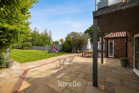 4 bedroom Detached house for sale in Beck Farm Mews, Barnoldby Le Beck, DN37
