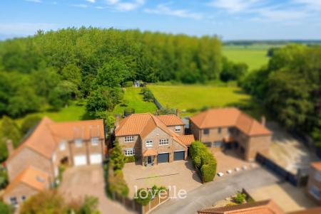 4 bedroom Detached house for sale in Beck Farm Mews, Barnoldby Le Beck, DN37