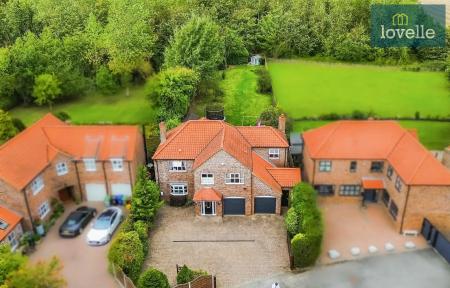 4 bedroom Detached house for sale in Beck Farm Mews, Barnoldby Le Beck, DN37