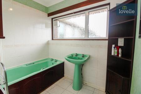 3 bedroom Detached bungalow for sale in Wragholme Road, Grainthorpe, LN11