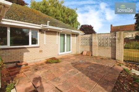 3 bedroom Detached bungalow for sale in Wragholme Road, Grainthorpe, LN11