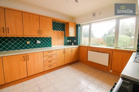 3 bedroom Detached bungalow for sale in Wragholme Road, Grainthorpe, LN11