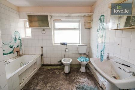 4 bedroom Detached bungalow for sale in Louth Road, North Cockerington, LN11