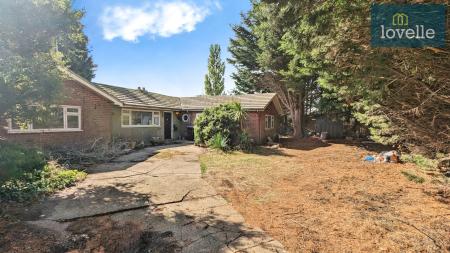 4 bedroom Detached bungalow for sale in Louth Road, North Cockerington, LN11
