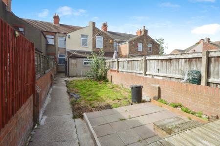 3 bedroom Terraced House to let in Roberts Street, Grimsby, DN32