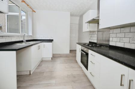 3 bedroom Terraced House to let in Roberts Street, Grimsby, DN32