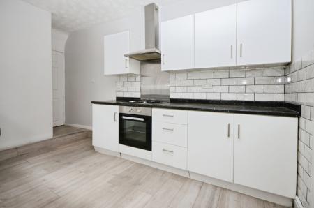 3 bedroom Terraced House to let in Roberts Street, Grimsby, DN32