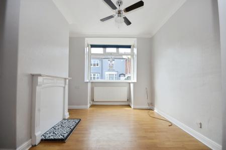 3 bedroom Terraced House to let in Roberts Street, Grimsby, DN32