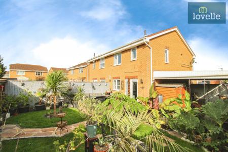 3 bedroom Semi-detached house for sale in Bloomsbury Gardens, Scartho Top, Grimsby, DN33