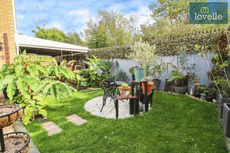 3 bedroom Semi-detached house for sale in Bloomsbury Gardens, Scartho Top, Grimsby, DN33