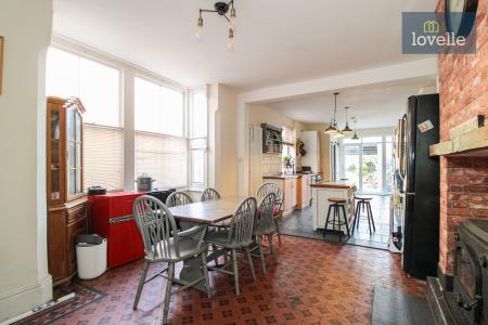 4 bedroom End of terrace house for sale in St Augustine Avenue, Grimsby, DN32