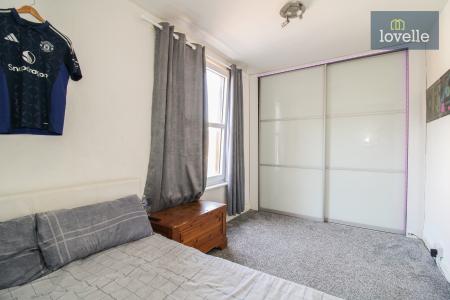 4 bedroom End of terrace house for sale in St Augustine Avenue, Grimsby, DN32