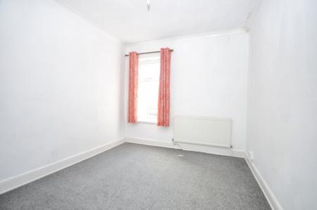 2 bedroom Terraced House to let in Weelsby Street, Grimsby, DN32