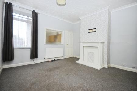 2 bedroom Terraced House to let in Weelsby Street, Grimsby, DN32