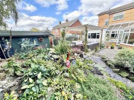 4 bedroom Detached house for sale in Elm Drive, Louth, LN11