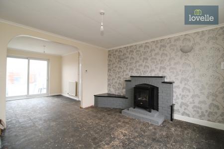 3 bedroom End of terrace house for sale in Queensway, Grimsby, DN37