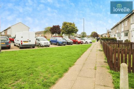 3 bedroom End of terrace house for sale in Queensway, Grimsby, DN37
