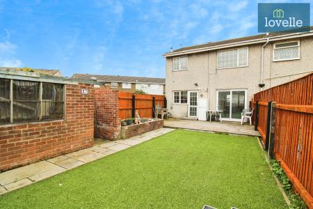 3 bedroom End of terrace house for sale in Queensway, Grimsby, DN37