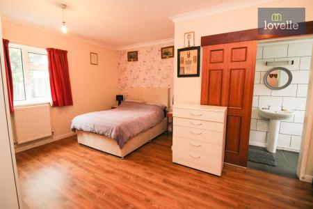 4 bedroom Detached house for sale in Common Lane, North Somercotes, LN11