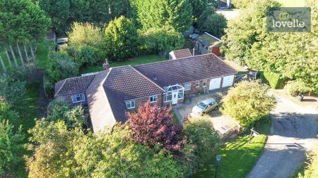 4 bedroom Detached house for sale in Common Lane, North Somercotes, LN11