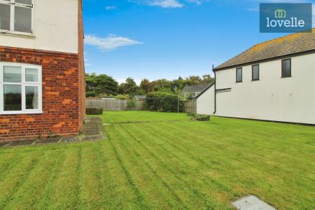 3 bedroom Detached house for sale in Louth Road, Fotherby, LN11