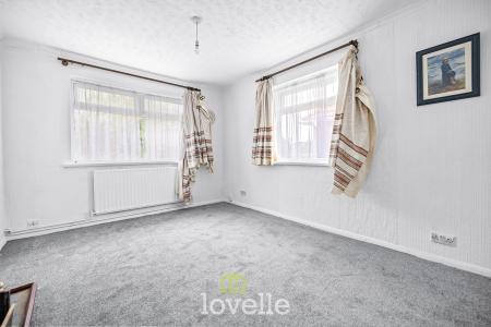 3 bedroom Detached bungalow for sale in Emfield Road, Scartho, Grimsby, DN33